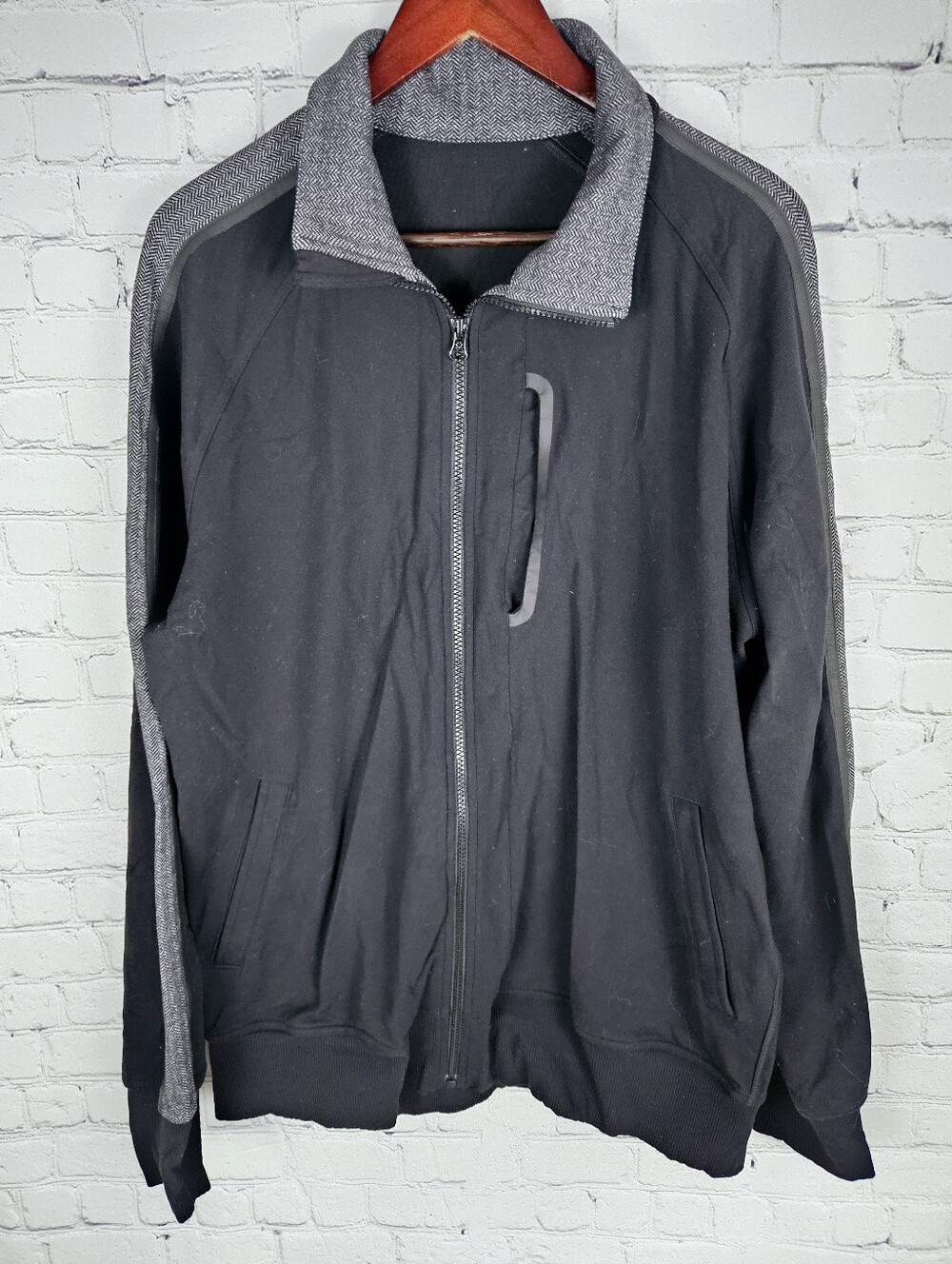 LULULEMON | Kung Fu full zip athletic stretch jacket